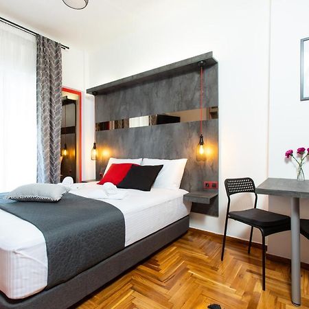 Downtown Luxury Boutique Suites : The Red Suite Thessaloniki Exterior foto