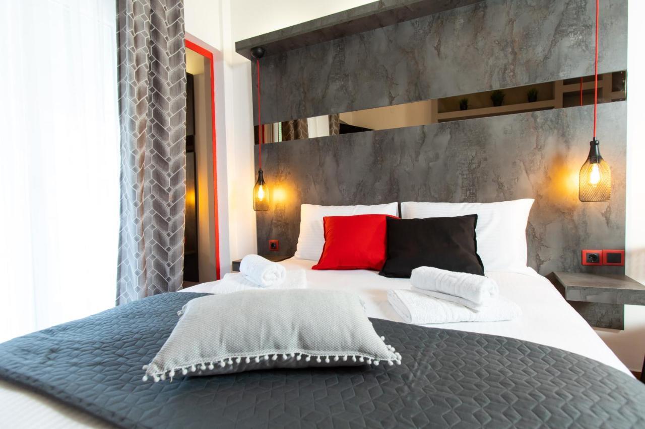 Downtown Luxury Boutique Suites : The Red Suite Thessaloniki Exterior foto