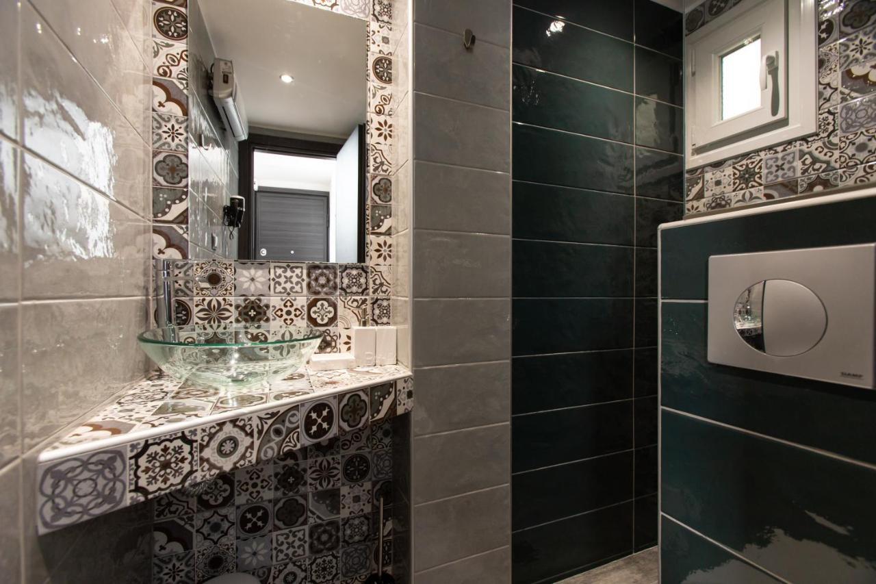 Downtown Luxury Boutique Suites : The Red Suite Thessaloniki Exterior foto